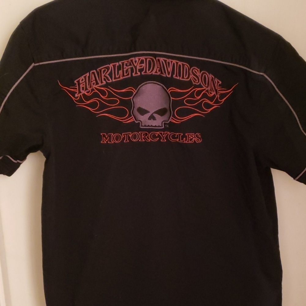 Harley-Davidson shirt